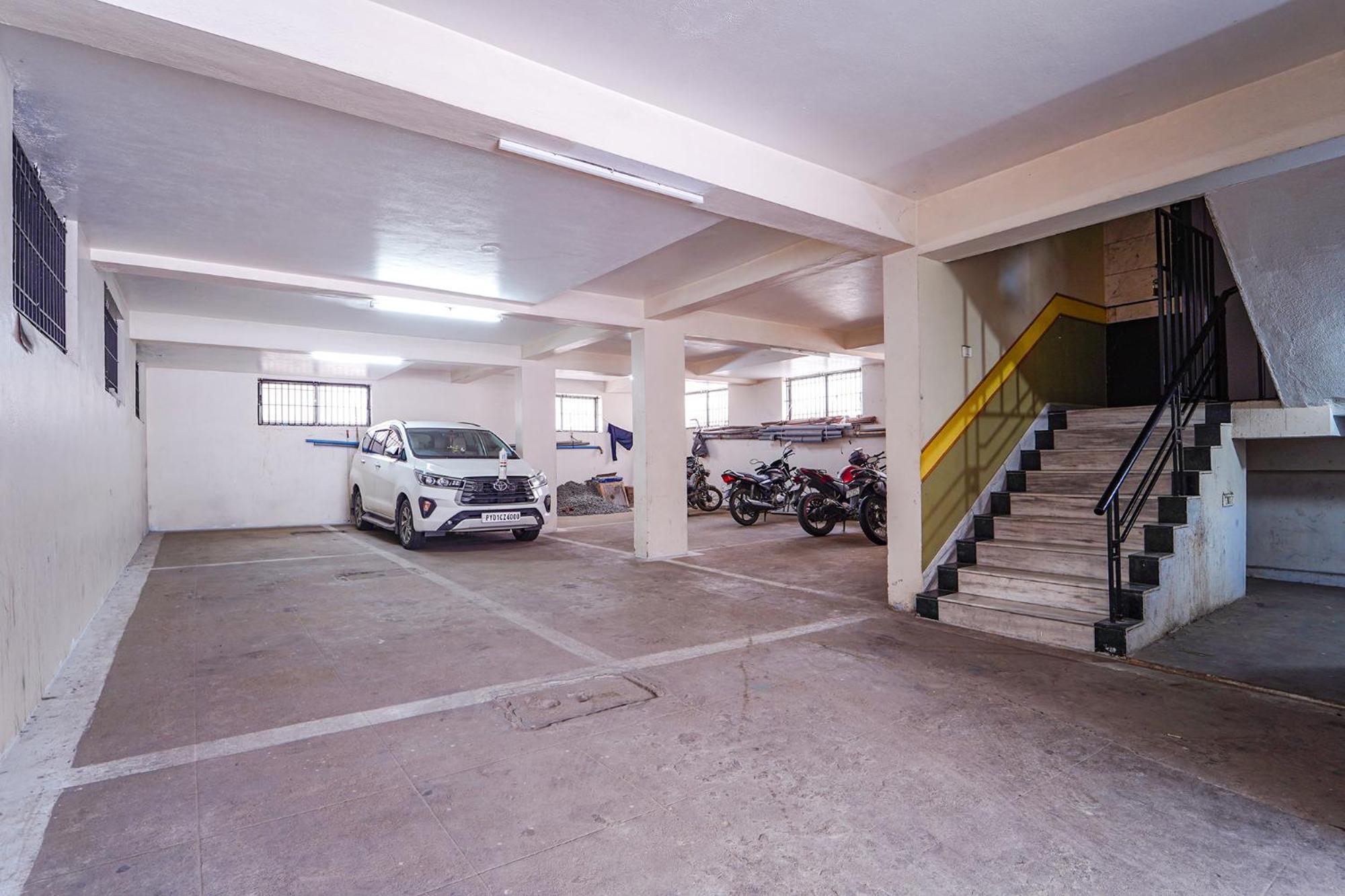 Fabhotel Ess Paradise - Nr Bus Stand Coimbatore Eksteriør bilde